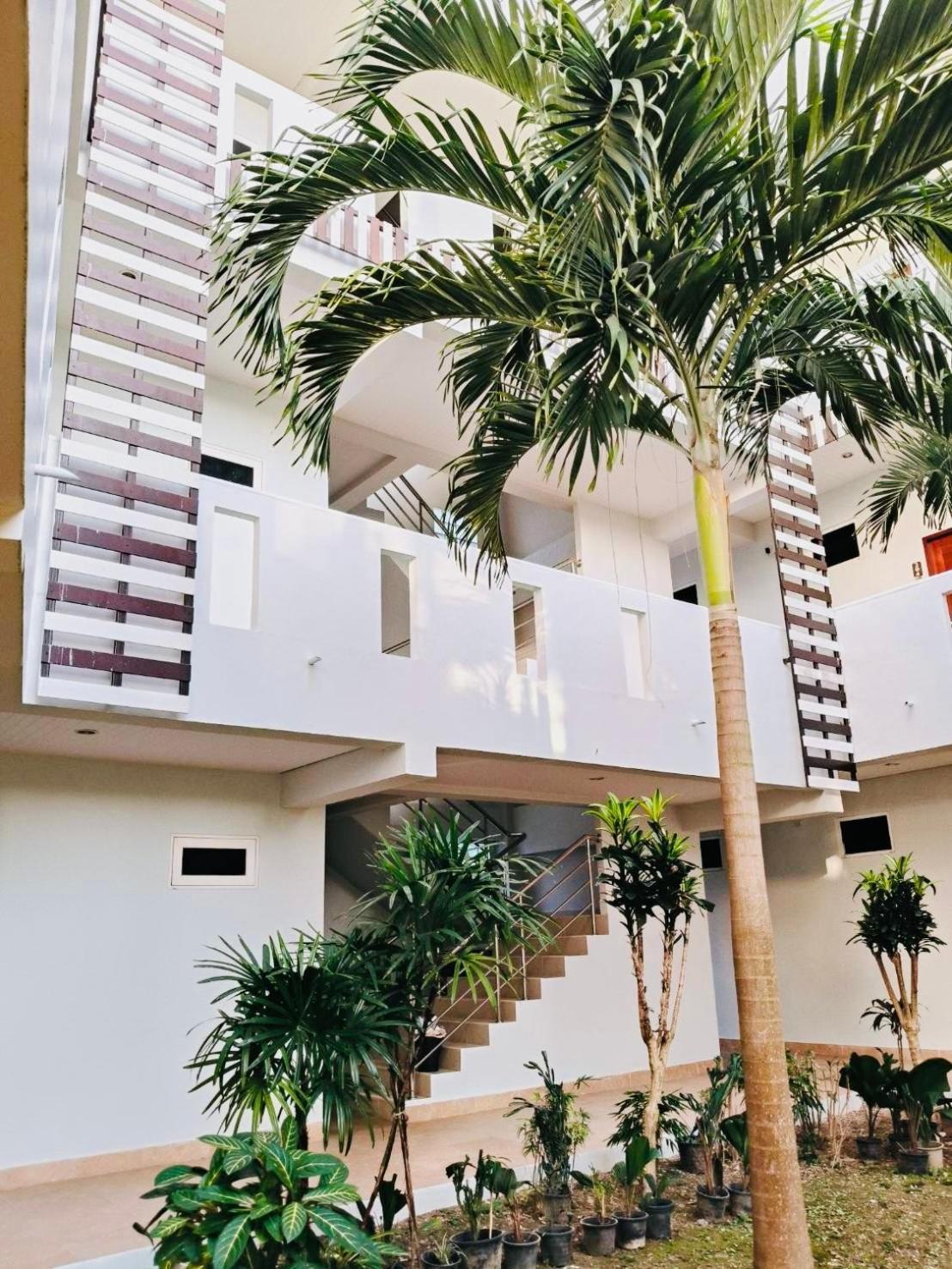 Siray House Lejlighedshotel Phuket Eksteriør billede